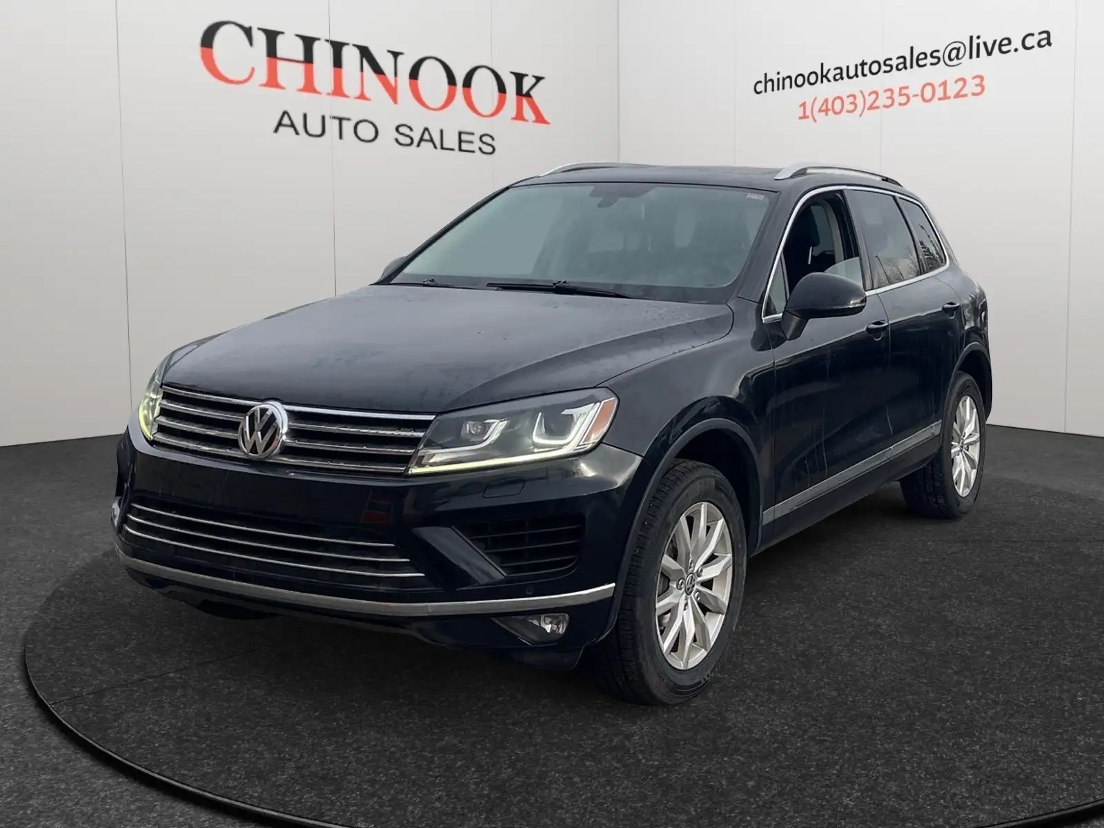 2015 Volkswagen Touareg - Image 1